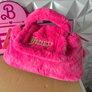 FLUFFY PINK JUICY COUTURE
FREE LOVE SHOULDER BAG